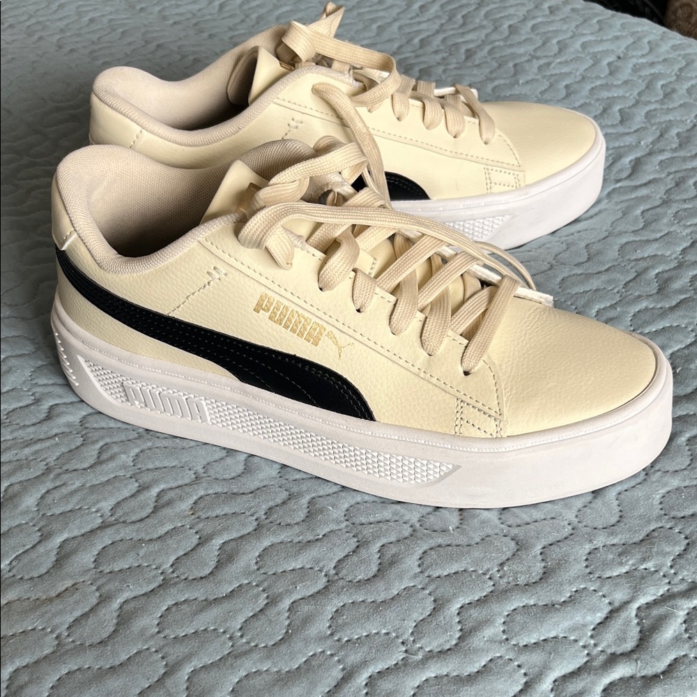 Puma Cream and Black Athletic Shoes